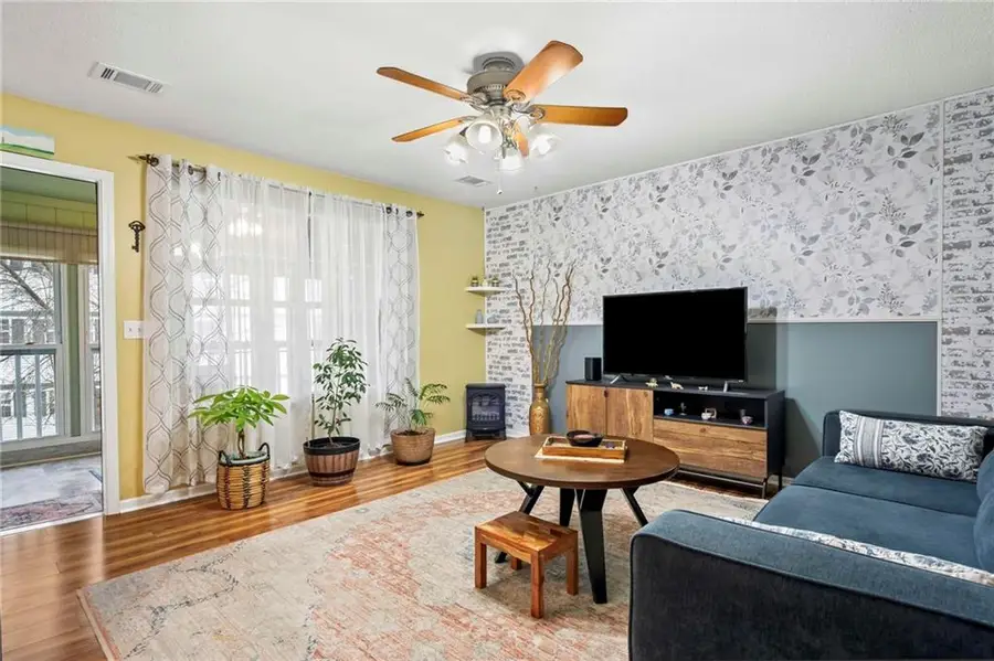 2405 NE 68th Street, Gladstone, MO 64118 - #2