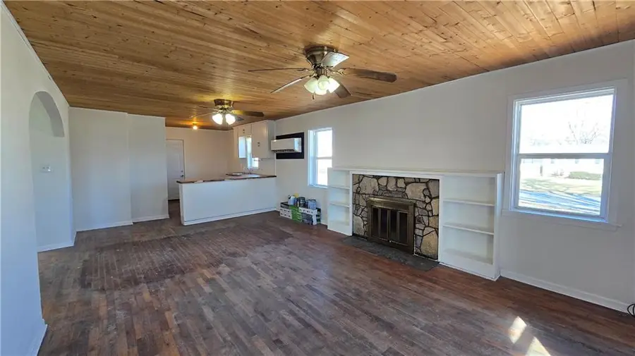 1114 Comstock Street, Chillicothe, MO 64601 - #3