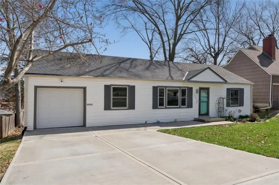 5515 Granada Street, Roeland Park, KS 66205 - #2