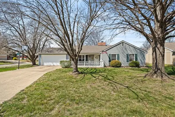 2729 Pebble Lane, Lawrence, KS 66047