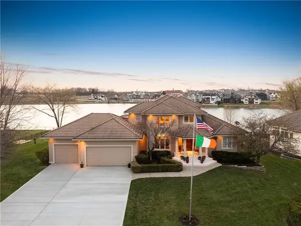 3116 Pergola View, Lee's Summit, MO 64081