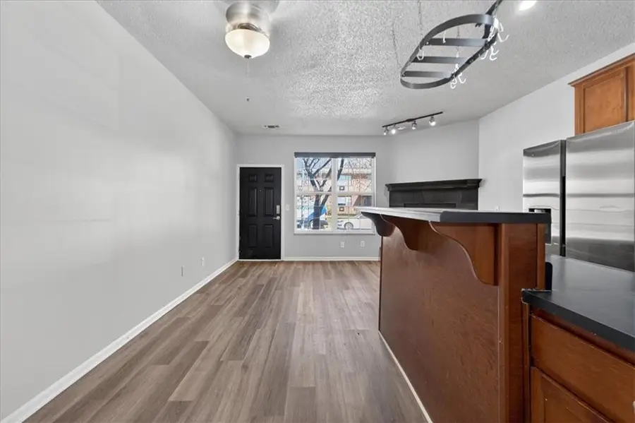 911 W 41st Place #911, Kansas City, MO 64111 - #2