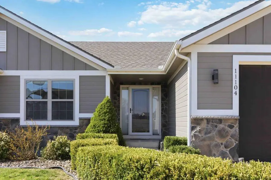 11104 N Belleview Avenue, Kansas City, MO 64155 - #2