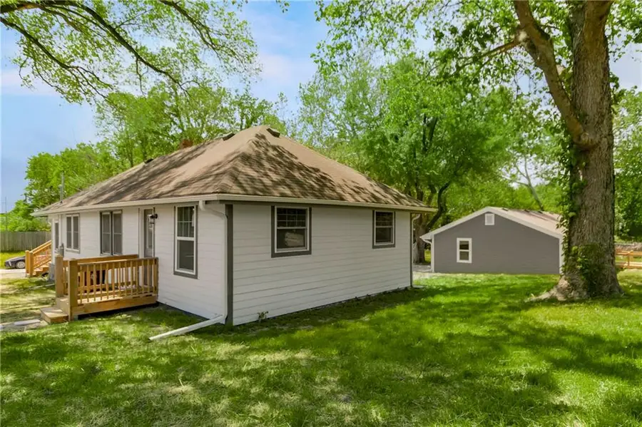 2308 NW 53rd Terrace, Kansas City, MO 64151 - #2