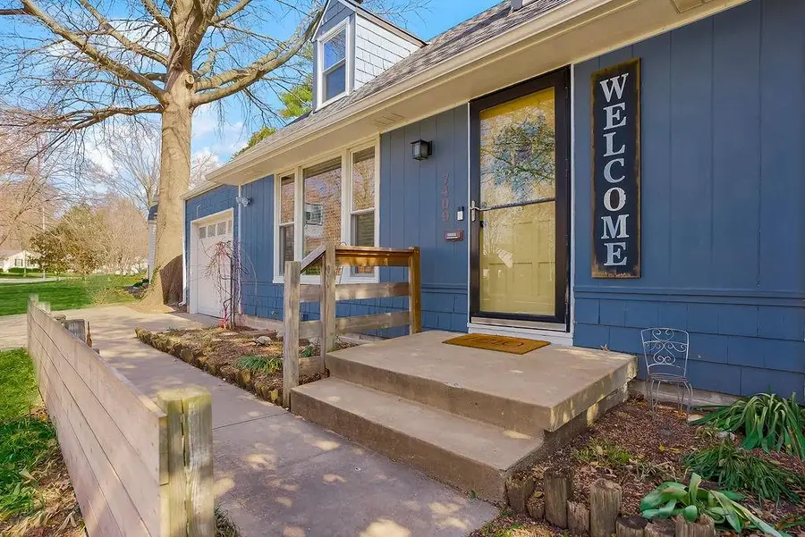 7409 Ash Street, Prairie Village, KS 66208 - #3