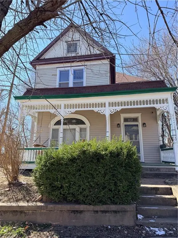 912 S 14th Street, Saint Joseph, MO 64503 - #1