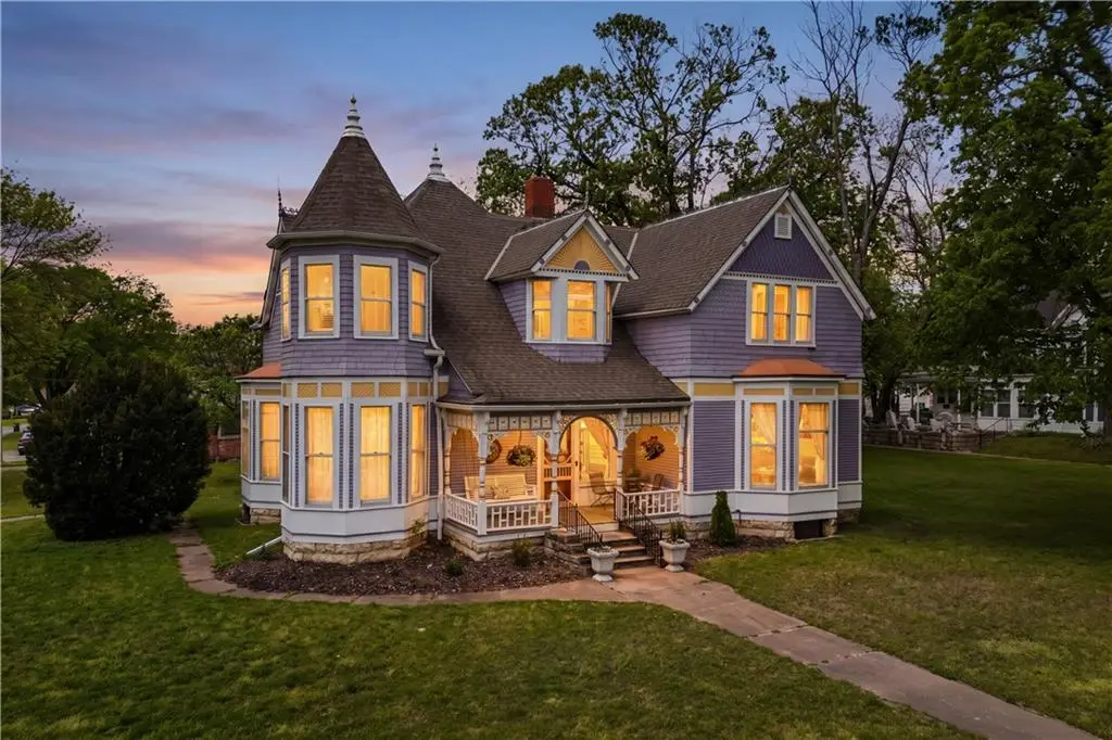 303 N 8th Street, Fredonia, KS 66736 - #1