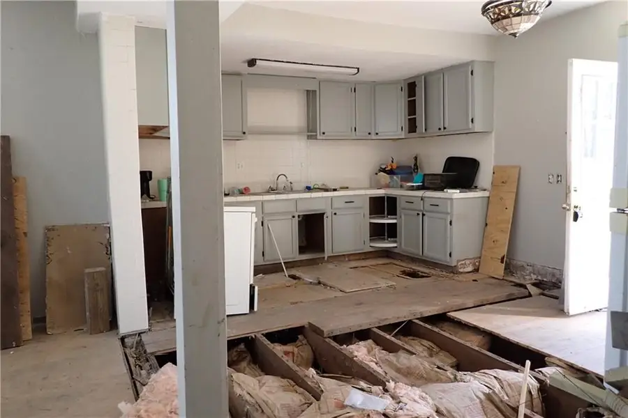 318 E Ohio Street, Clinton, MO 64735 - #3