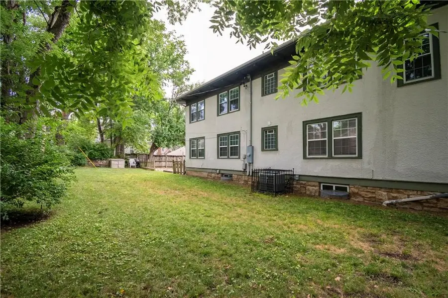 5331 Charlotte Street, Kansas City, MO 64110 - #3