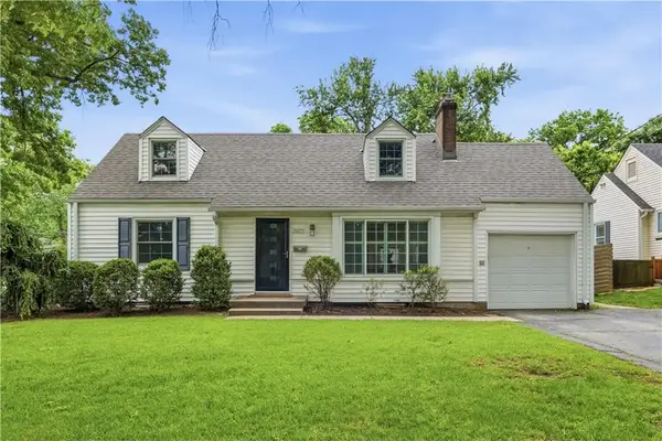 3901 W 73rd Terrace, Prairie Village, KS 66208