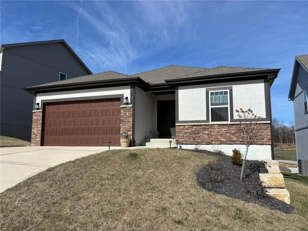 16104 Ryan Circle, Parkville, MO 64152 - #1