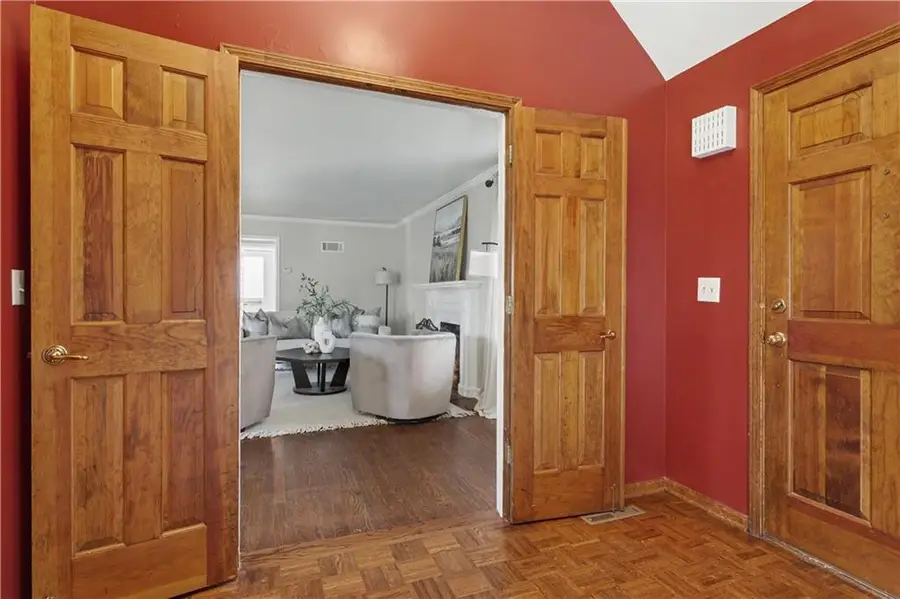 6915 Reeds Road, Prairie Village, KS 66208 - #3