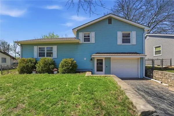 4022 N Montgall Avenue, Kansas City, MO 64117