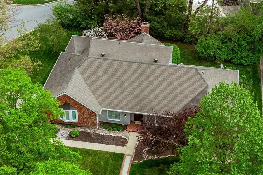 8409 Ensley Place, Leawood, KS 66206 - #2