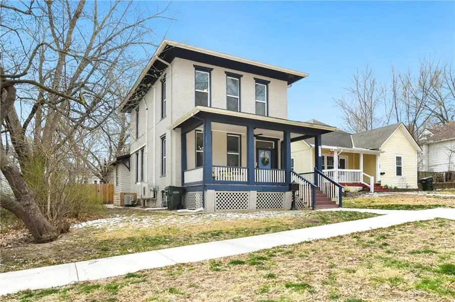 415 Elm Street, Leavenworth, KS 66048 - #3