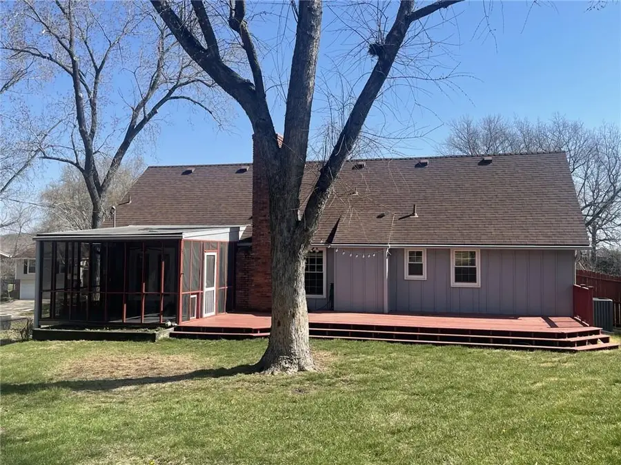 9706 Melrose Drive, Overland Park, KS 66214 - #2