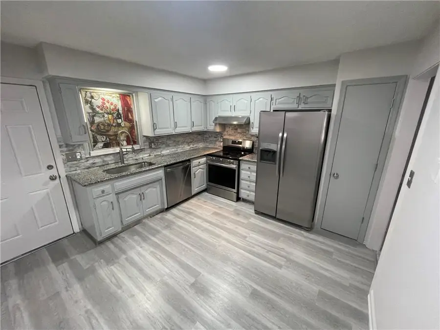 12506 Winchester Avenue, Grandview, MO 64030 - #2