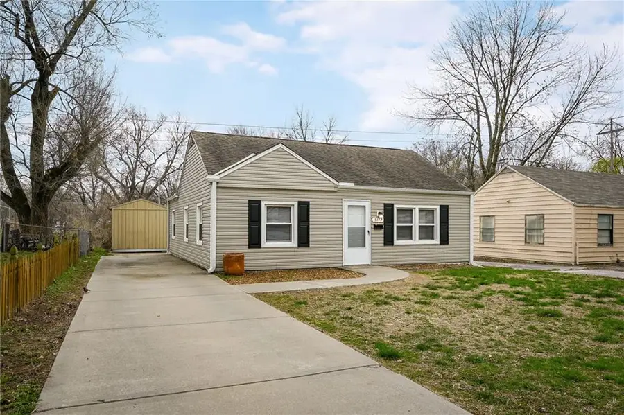 5117 Crest Drive, Kansas City, KS 66106 - #2