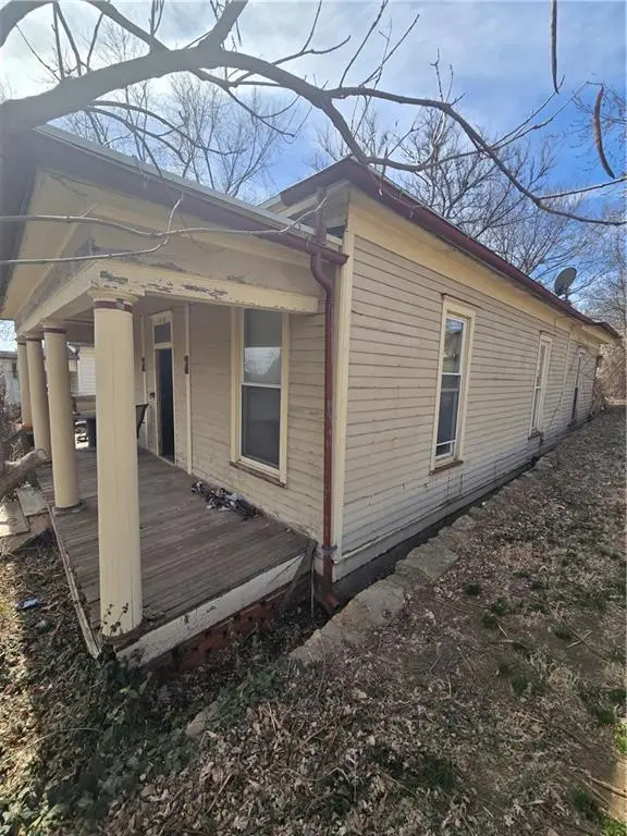 1618 Main Street, Saint Joseph, MO 64505 - #3