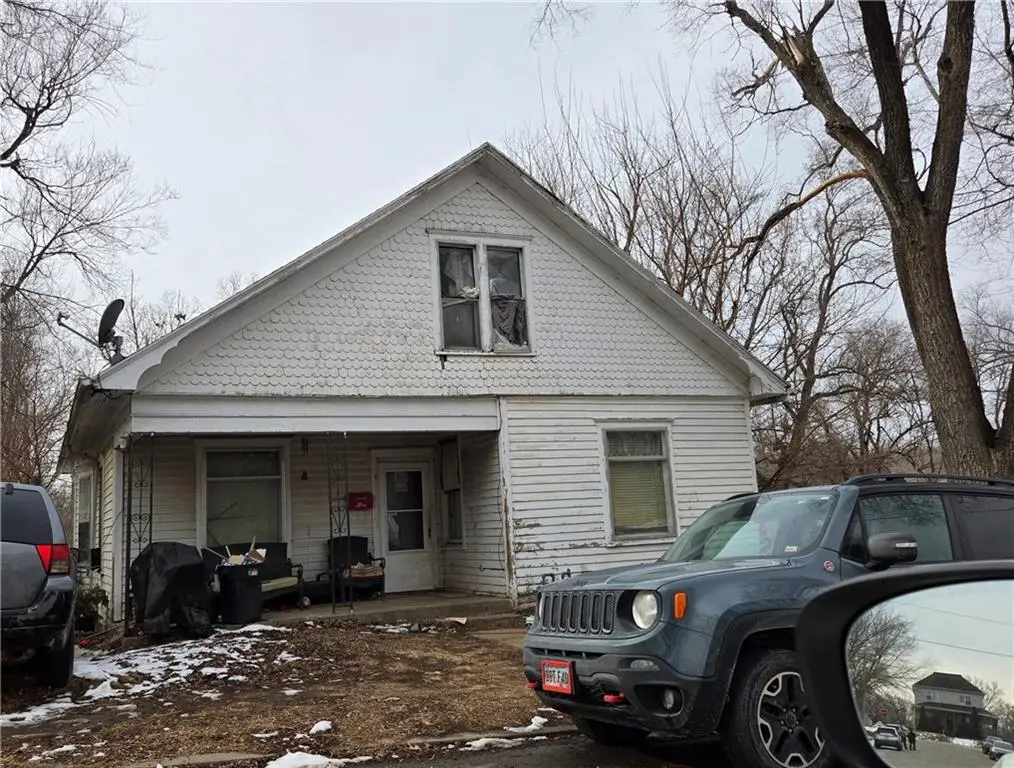 1018 S 20th Street, Saint Joseph, MO 64507 - #1