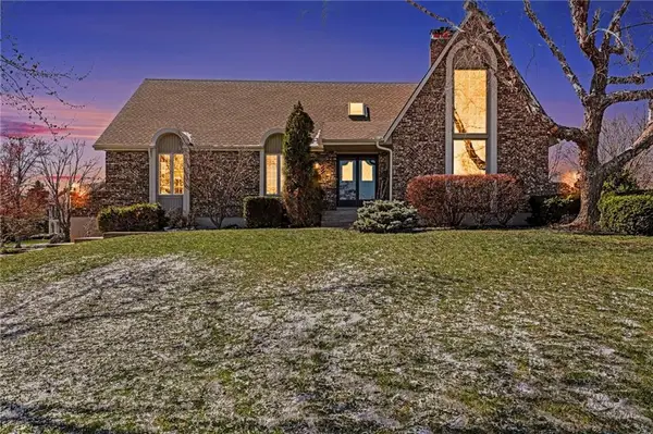 16930 Grandview Street, Overland Park, KS 66085