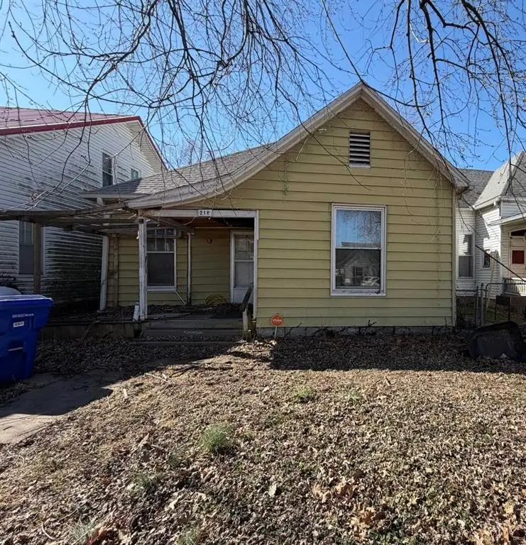 216 S Prospect Avenue, Sedalia, MO 65301 - #1