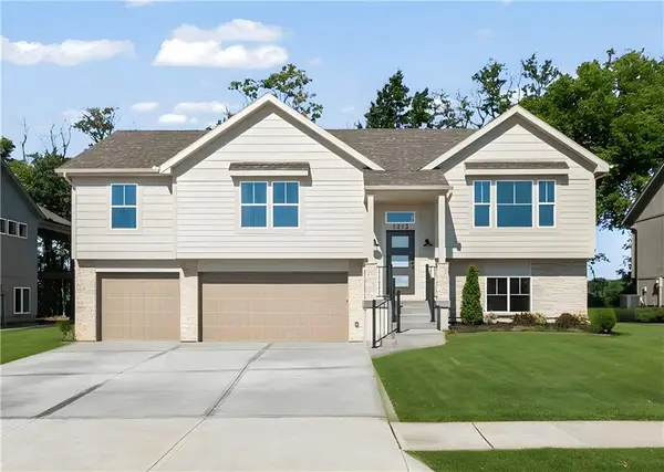 1103 N Eli Lane, Warrensburg, MO 64093