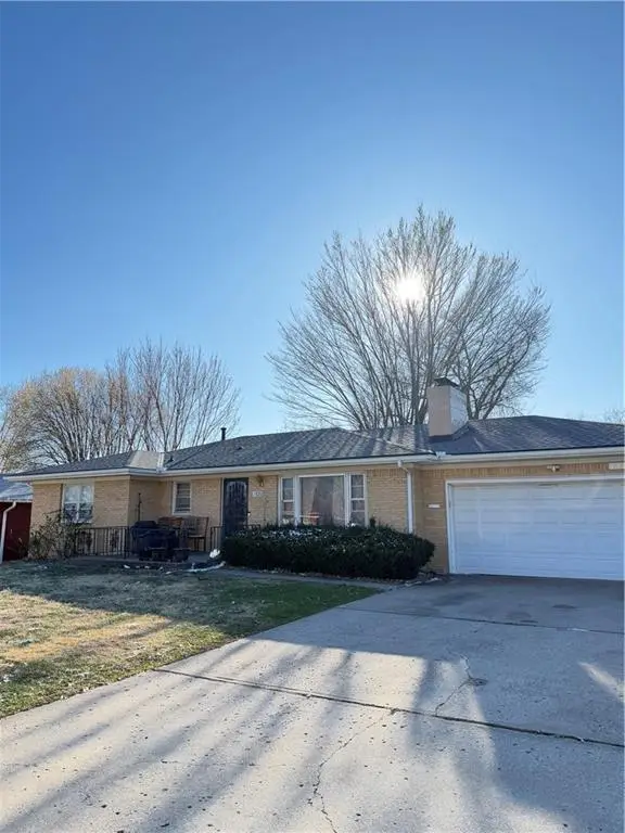 1520 N 64th Drive, Kansas City, KS 66102