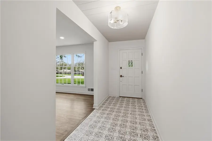 9827 Delmar Lane, Overland Park, KS 66207 - #2