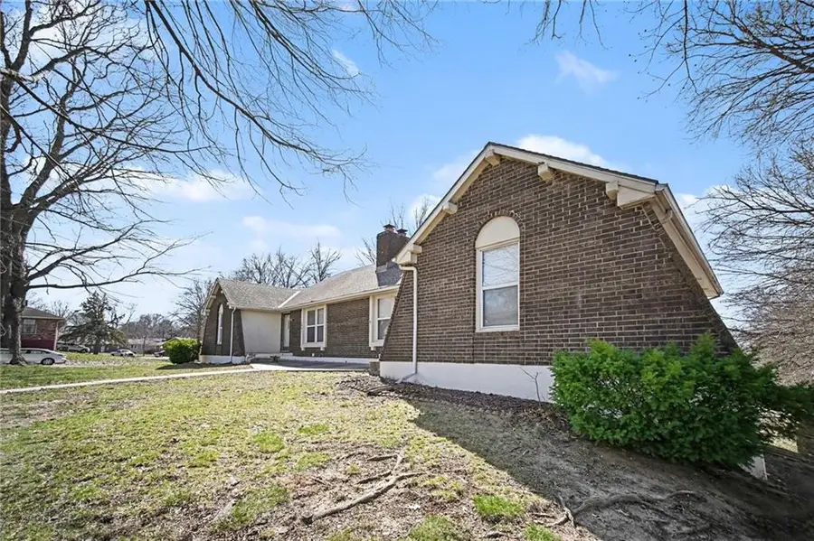 1001-1003 NW 12th St Street, Blue Springs, MO 64015 - #2