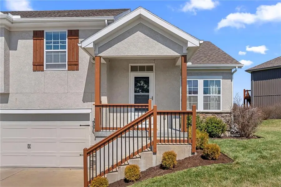 9504 N Lenox Place, Kansas City, MO 64154 - #2