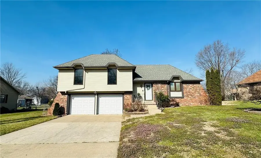 109 S Vansant Street, Clinton, MO 64735 - #2