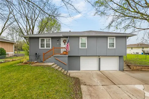 1502 SE Royal Street, Oak Grove, MO 64075