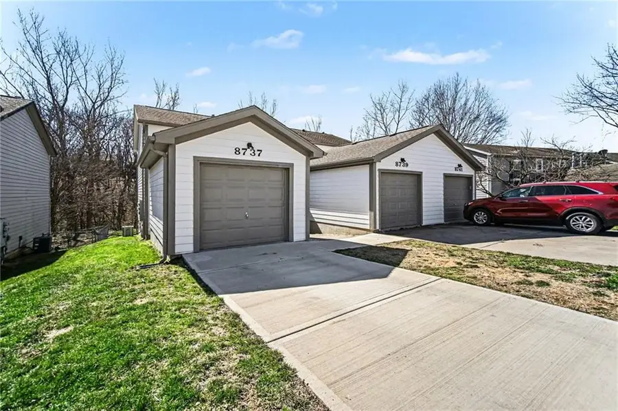 8737 NW 82nd Street, Kansas City, MO 64152 - #2