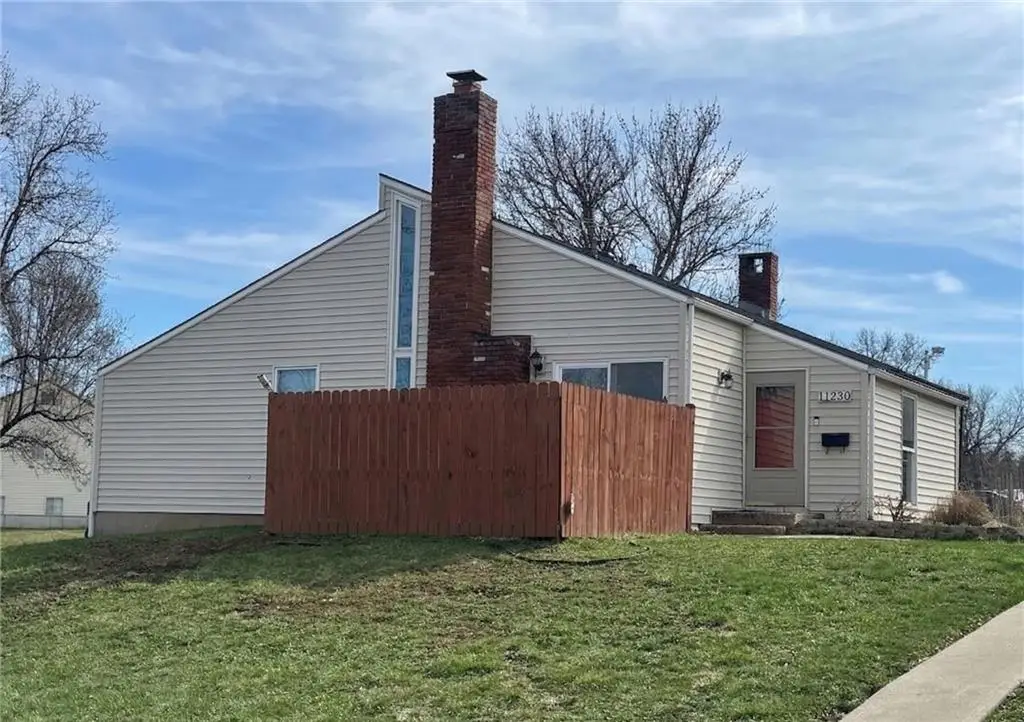 11230 College Avenue, Kansas City, MO 64137 - #1