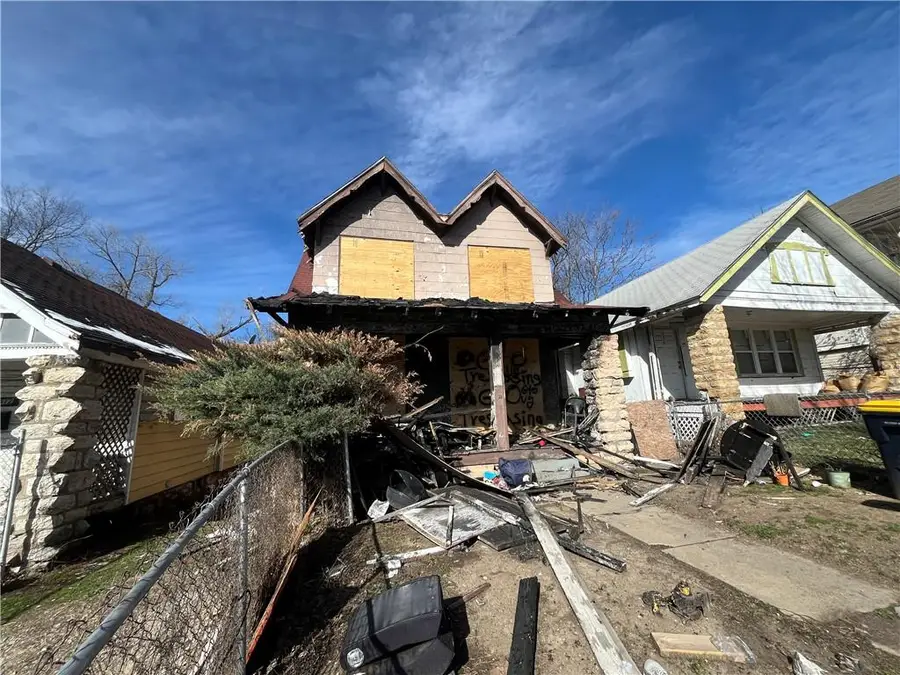 3910 Wabash Avenue, Kansas City, MO 64130 - #3