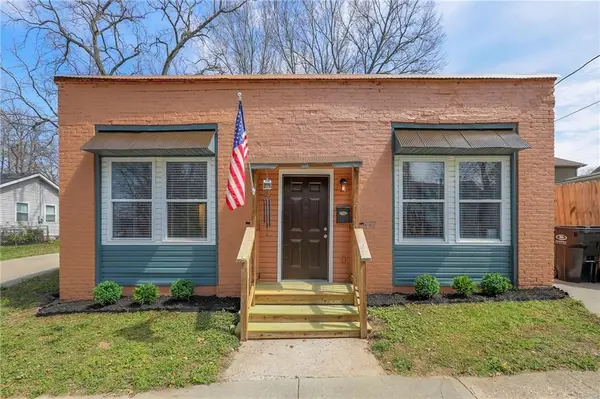 211 S Pearl Street, Independence, MO 64050