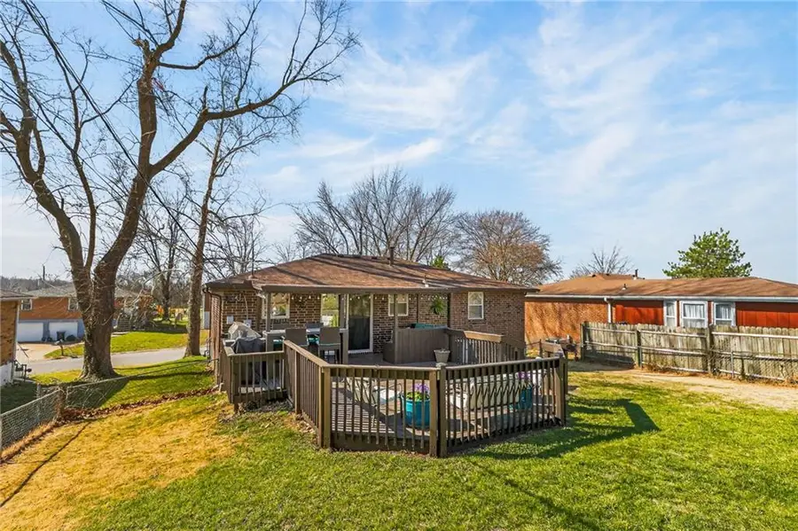 5904 NE 45th Street, Kansas City, MO 64117 - #3