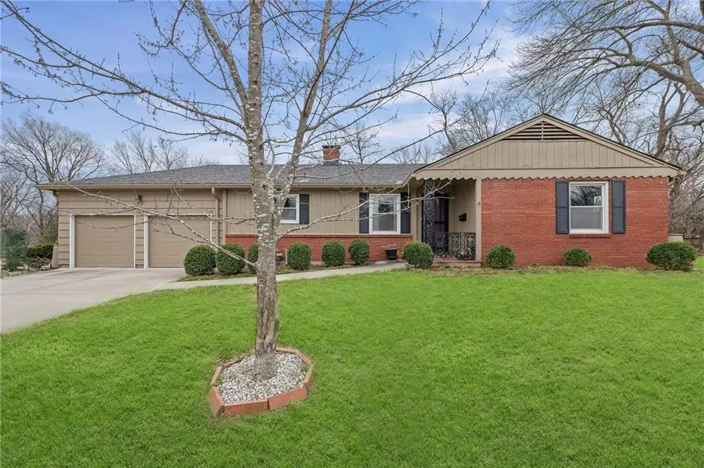 5305 N Cypress Avenue, Kansas City, MO 64119 - #1