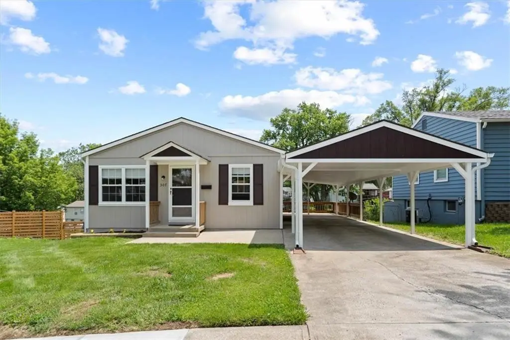 307 E 3rd Drive S, Independence, MO 64050 - #1
