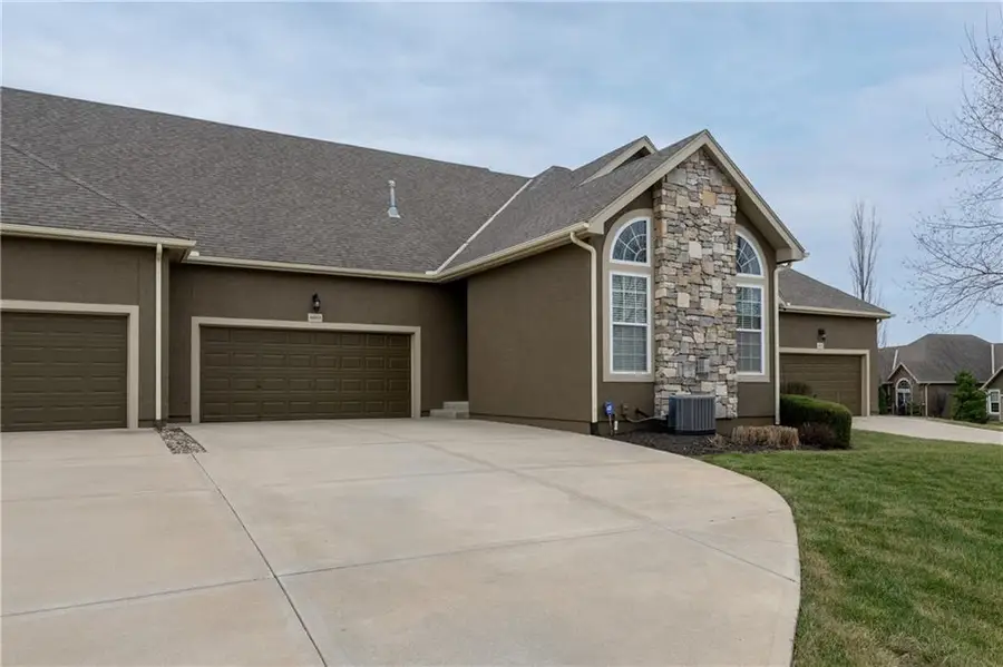 16513 W 168th Place, Olathe, KS 66062 - #2