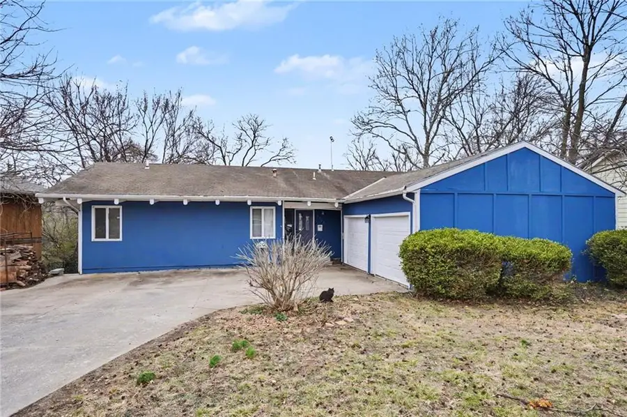 2933 Harvard Road, Lawrence, KS 66049 - #2