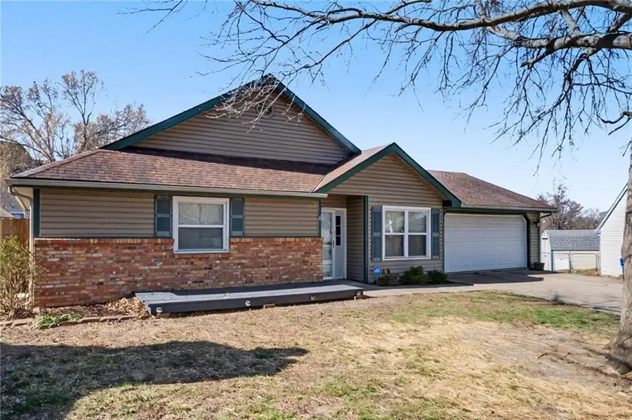 1605 E 21st Place, Lawrence, KS 66046 - #3