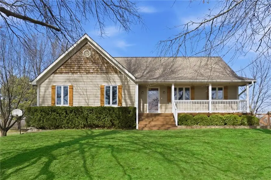 3910 Carter Drive, Smithville, MO 64089 - #2