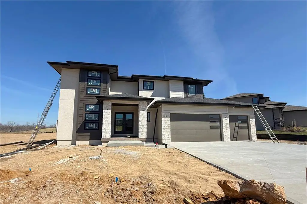 2517 NE Woodland Oak Circle, Lees Summit, MO 64086 - #1