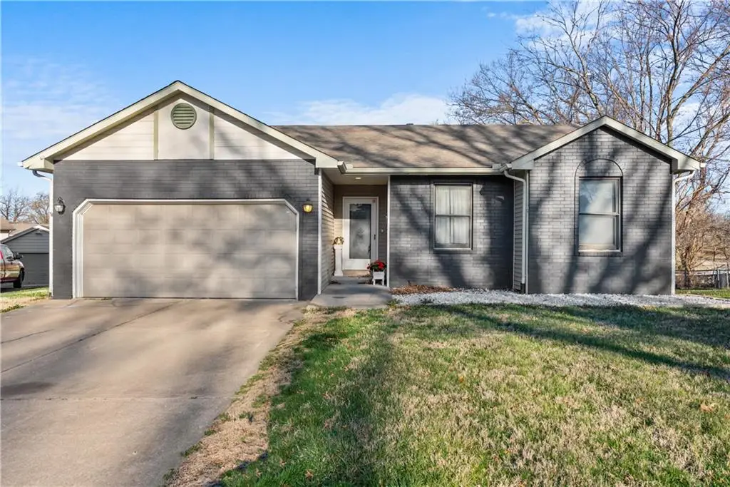 3321 NW Shannon Drive, Blue Springs, MO 64015 - #1