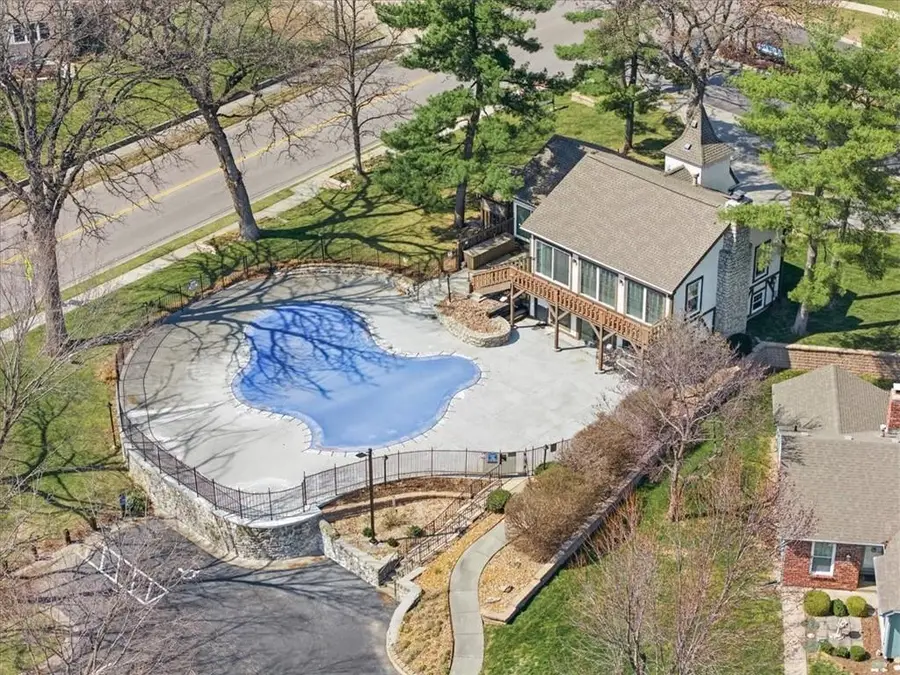 9985 Edelweiss Circle, Merriam, KS 66203 - #3