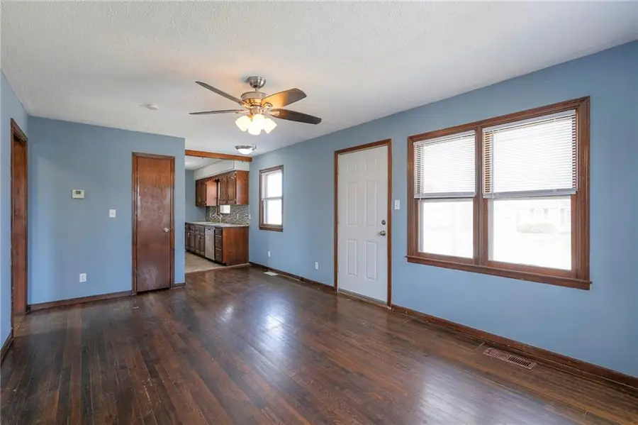 10709 E 28th Street S, Independence, MO 64052 - #3