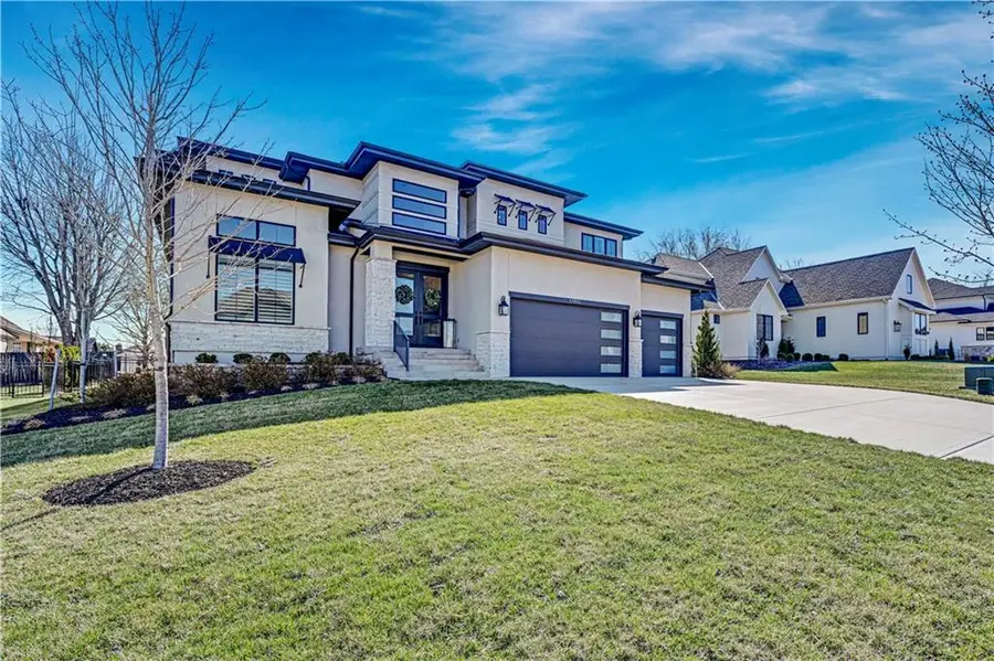 17021 Magnolia Street, Overland Park, KS 66221 - #2