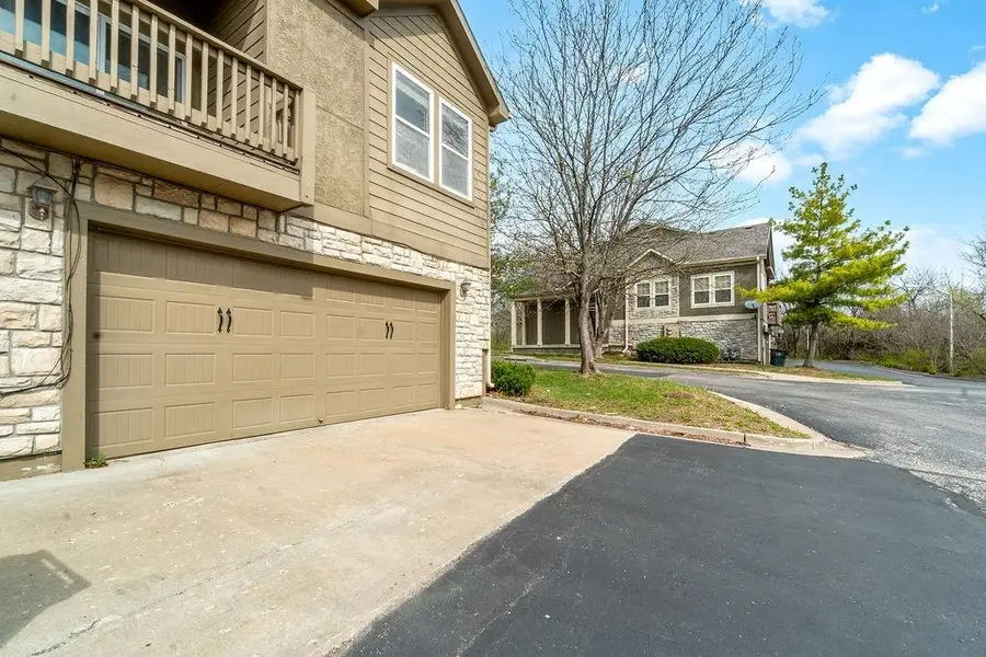 11171 S Woodsonia Drive, Olathe, KS 66061 - #3